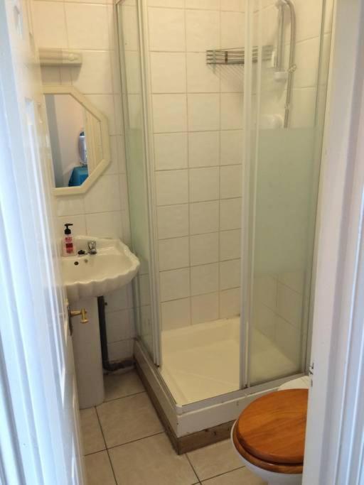 Victoria Dwellings Bed & Breakfast London Bagian luar foto